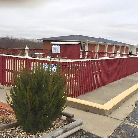 Americas Best Value Inn & Suites Macon At Sunset Dr Exterior photo
